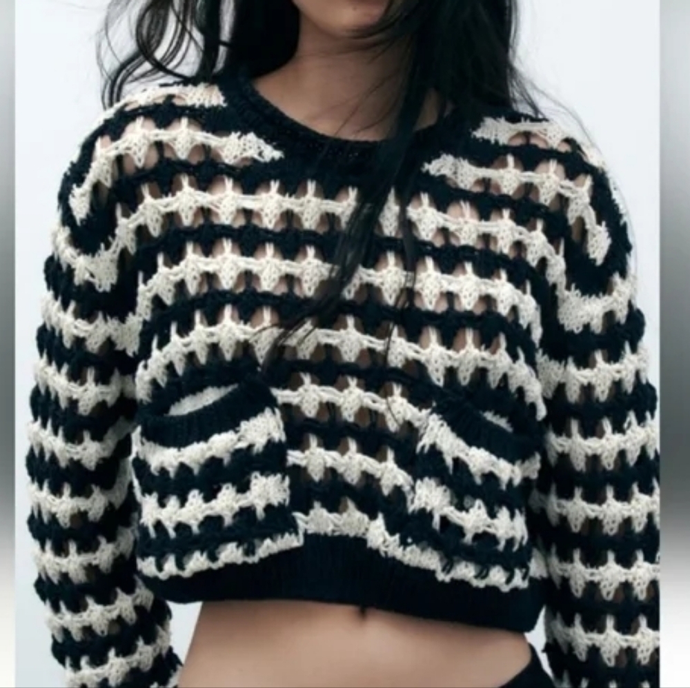 Zara Black and White Striped Women's Sweater